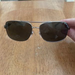 Burberry men’s aviator style Sunglasses